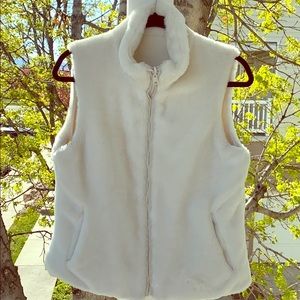 Reversible White Fur Vest ✨🤍